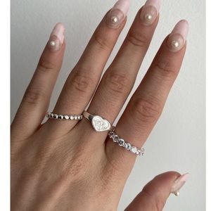 Heavenly Kiss ring from Evry jewels